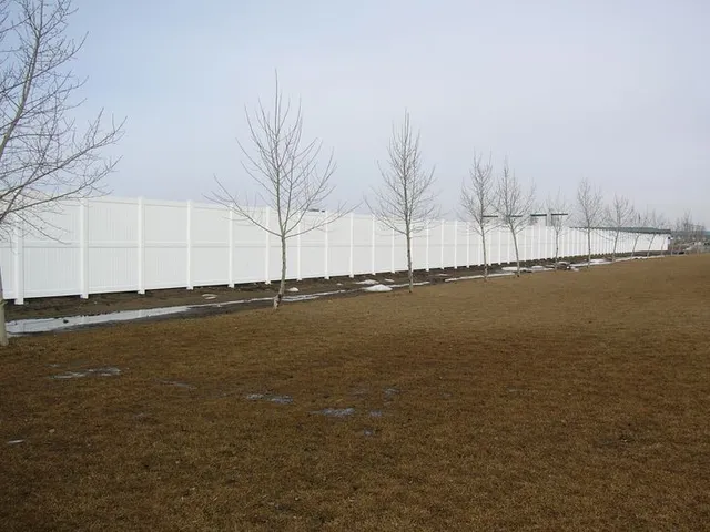 Commercial vinyl fence
