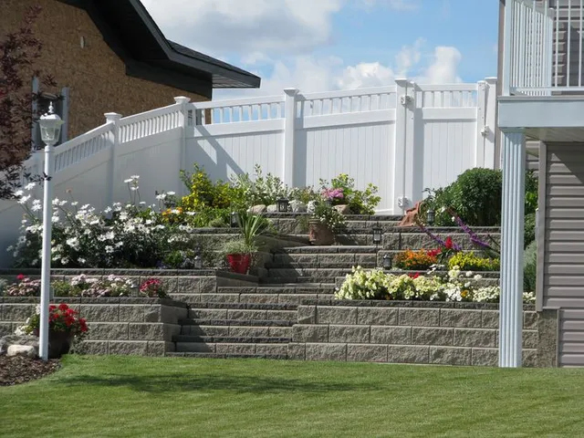 Estate privacy and picket accent vinyl fence